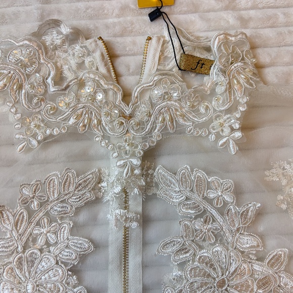 #A259   FT INC  Romantic  White Embroidered  Mesh Top, Sequins NWT XL - Picture 8 of 11